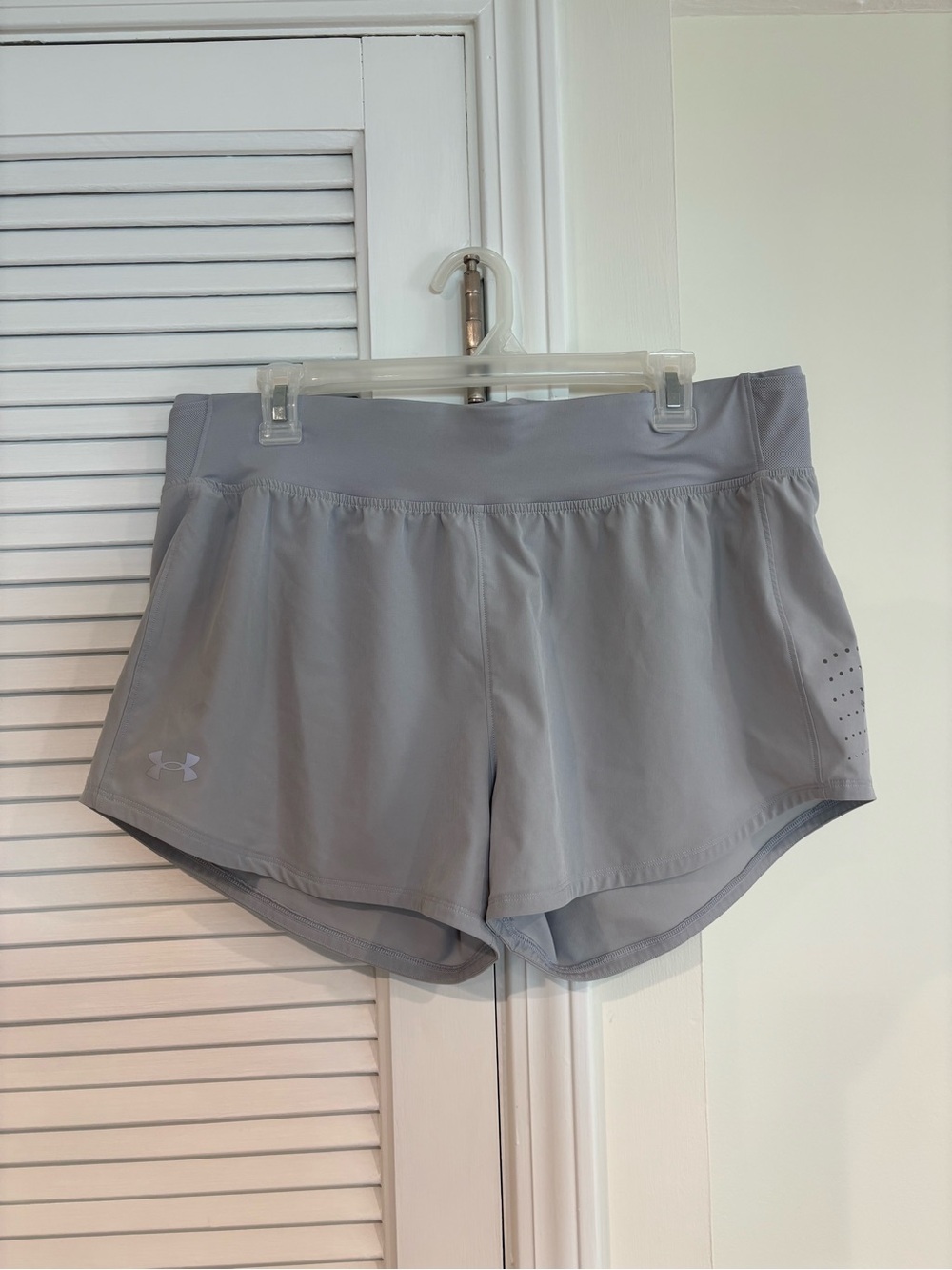 Under Armour Women’s Light Gray Athletic Running Shorts